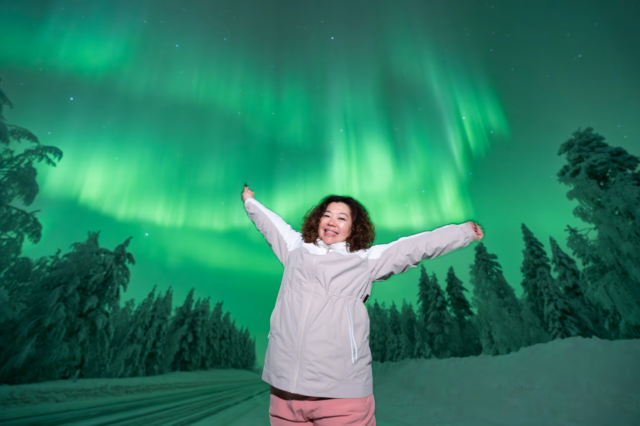 Foto real de aurora de un tour de Lapland Explorers