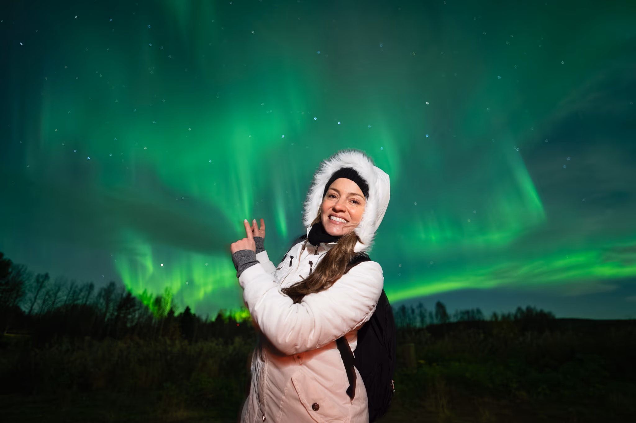 Photo réelle d'aurore d'un tour Lapland Explorers